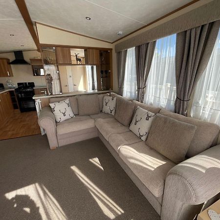 6 Berth Caravan With Decking At Manor Park In Hunstanton Ref 23017H Extérieur photo