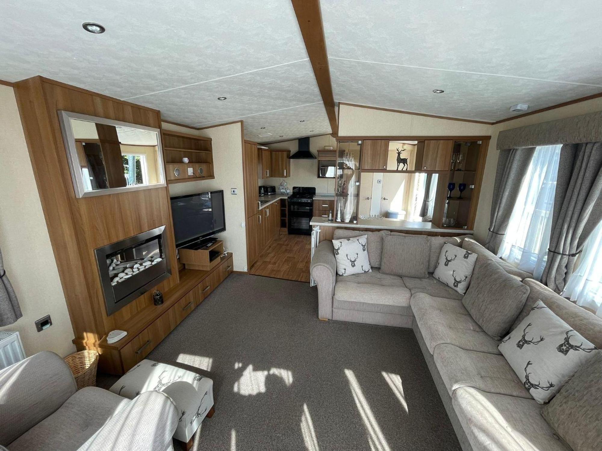 6 Berth Caravan With Decking At Manor Park In Hunstanton Ref 23017H Extérieur photo