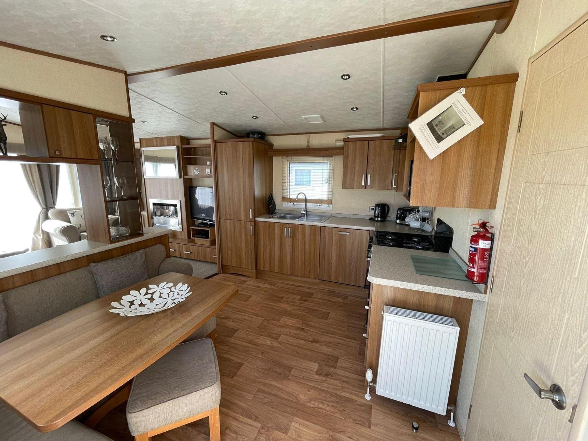 6 Berth Caravan With Decking At Manor Park In Hunstanton Ref 23017H Extérieur photo