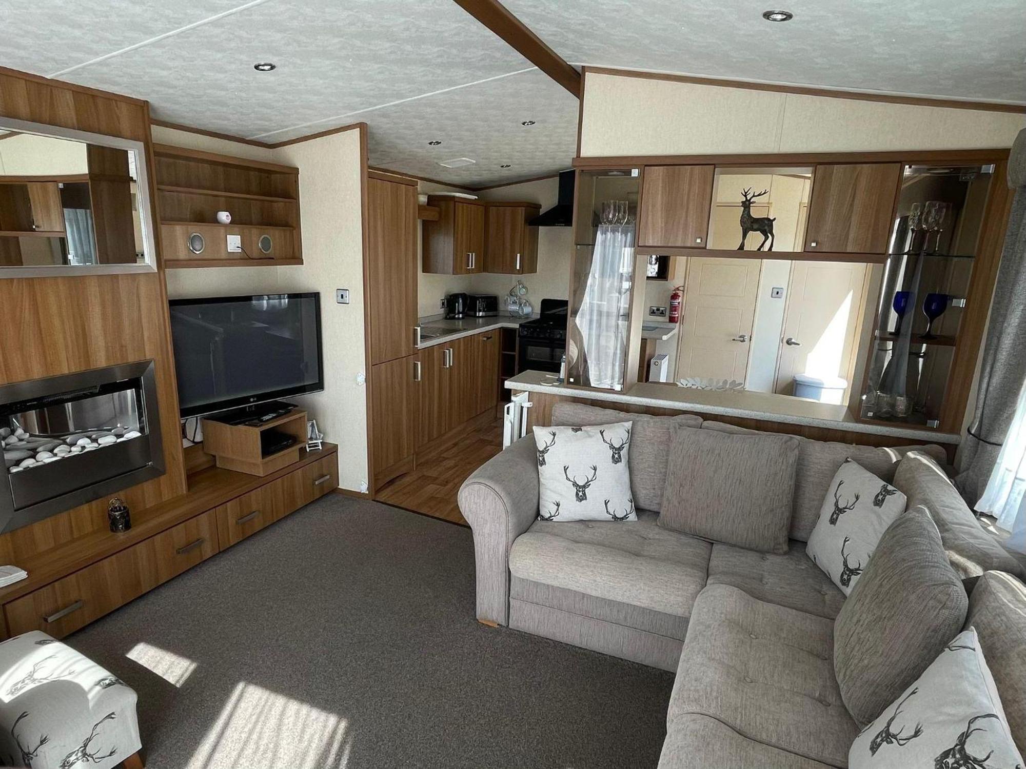 6 Berth Caravan With Decking At Manor Park In Hunstanton Ref 23017H Extérieur photo